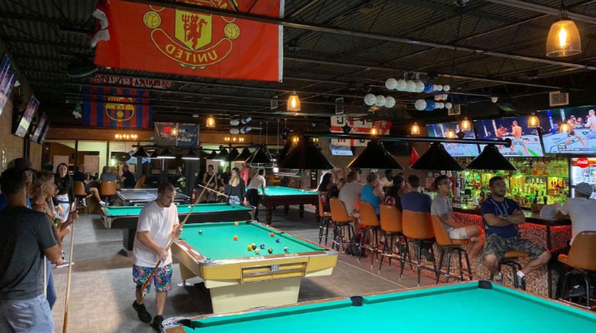 Pool tables and bar at Shooterz Lounge